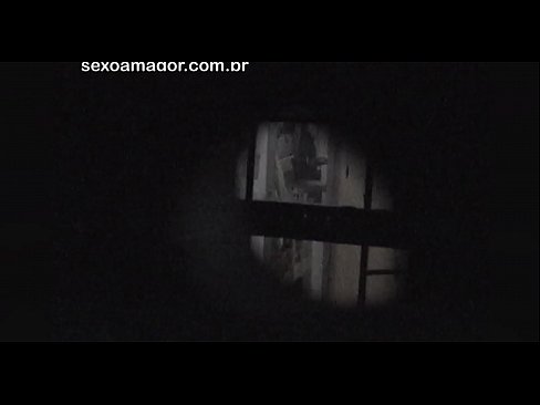 ❤️ Blondie word in die geheim video-opgeneem deur 'n buurtvoyeur wat agter hol bakstene versteek is ☑ Seks by porn af.xxxner.ru ❌️